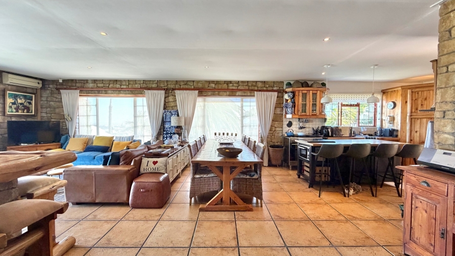 4 Bedroom Property for Sale in Heldervue Western Cape